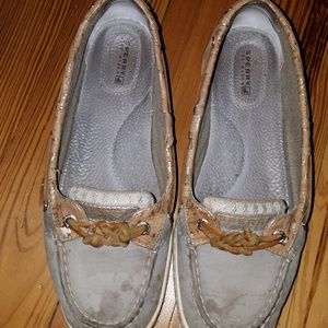 Well loved gret sperry topsider boat shoes